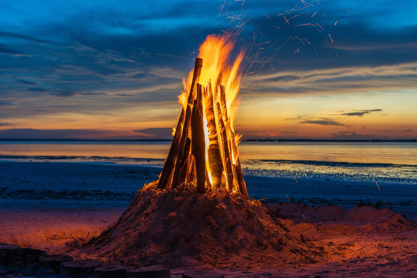 Bonfire: 8oz Cotton Wick Artisan Handcrafted Candle